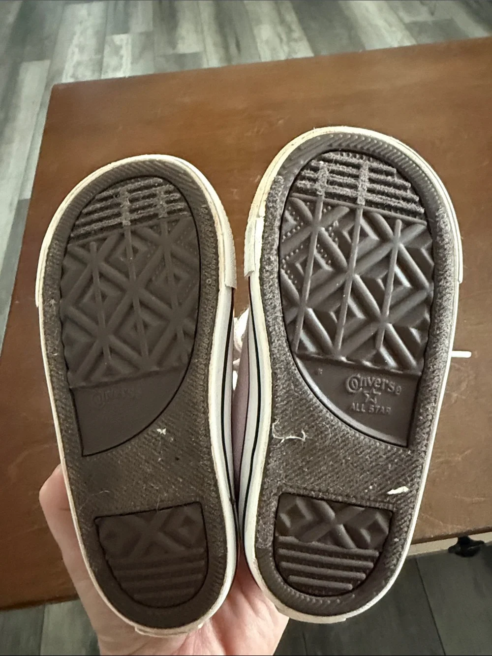 Converse Kids Low-Top Sneakers in Light Pink and White